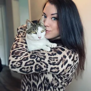 Kylie Rouse holding a cat
